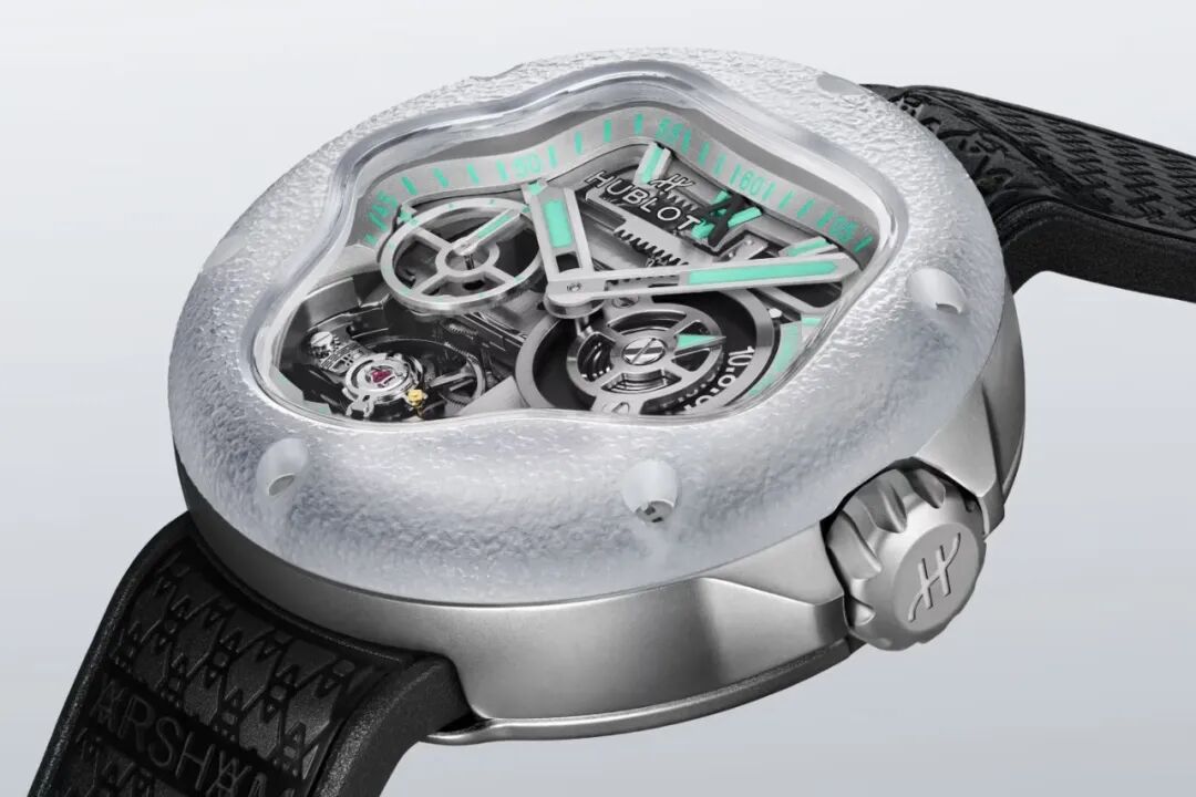 腕表也变形，2025 的联名款太会玩了