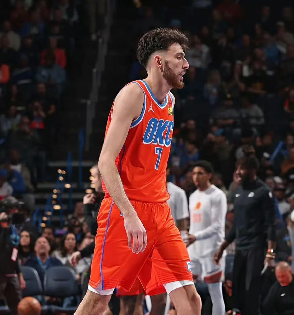 有一说一，今日霍姆格伦和申京对决表现根本不在一个级别！！
 
霍姆格伦：今日比赛