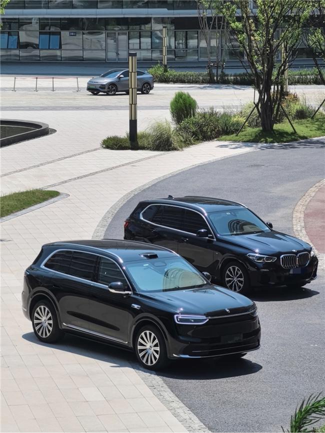 豪华年轻派ICON，全新问界M7重新定义全能SUV
当小米YU7以潮流姿态席卷社