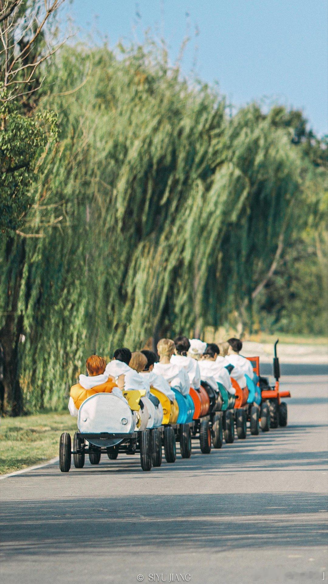 十个勤天[超话]🚌十个勤天的宝宝巴士出发啦！！！ 整整齐齐的开向幸福十个勤天‖