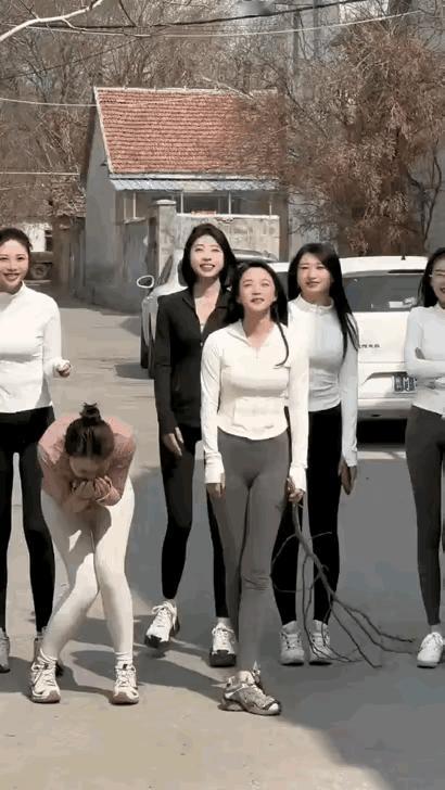 这是哪条街的扛把子？砵兰街么[大金牙]