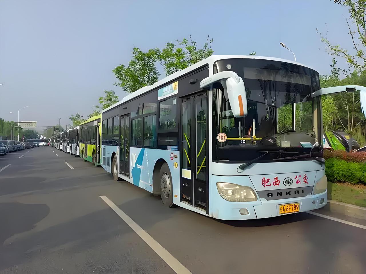 在合肥三县坐公交出行，肥西和长丰的体验感，差的不是一星半点！同样是去合肥市区，一