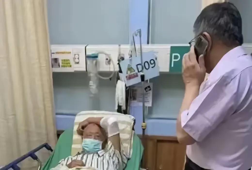1；宣称自己与民进党“有不共戴天之仇”。
2；与父告别,并签下放弃治疗父亲同意书