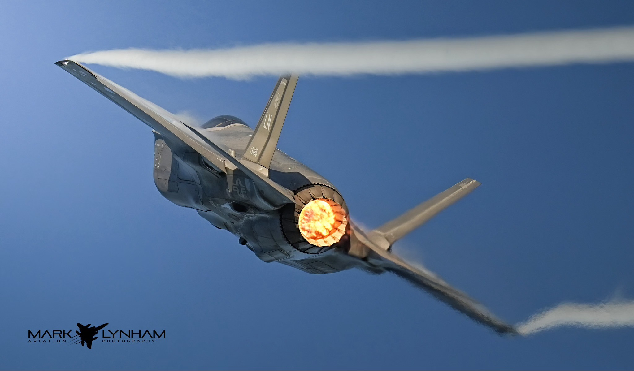 莱肯希思基地上空的靓仔们 ​​​