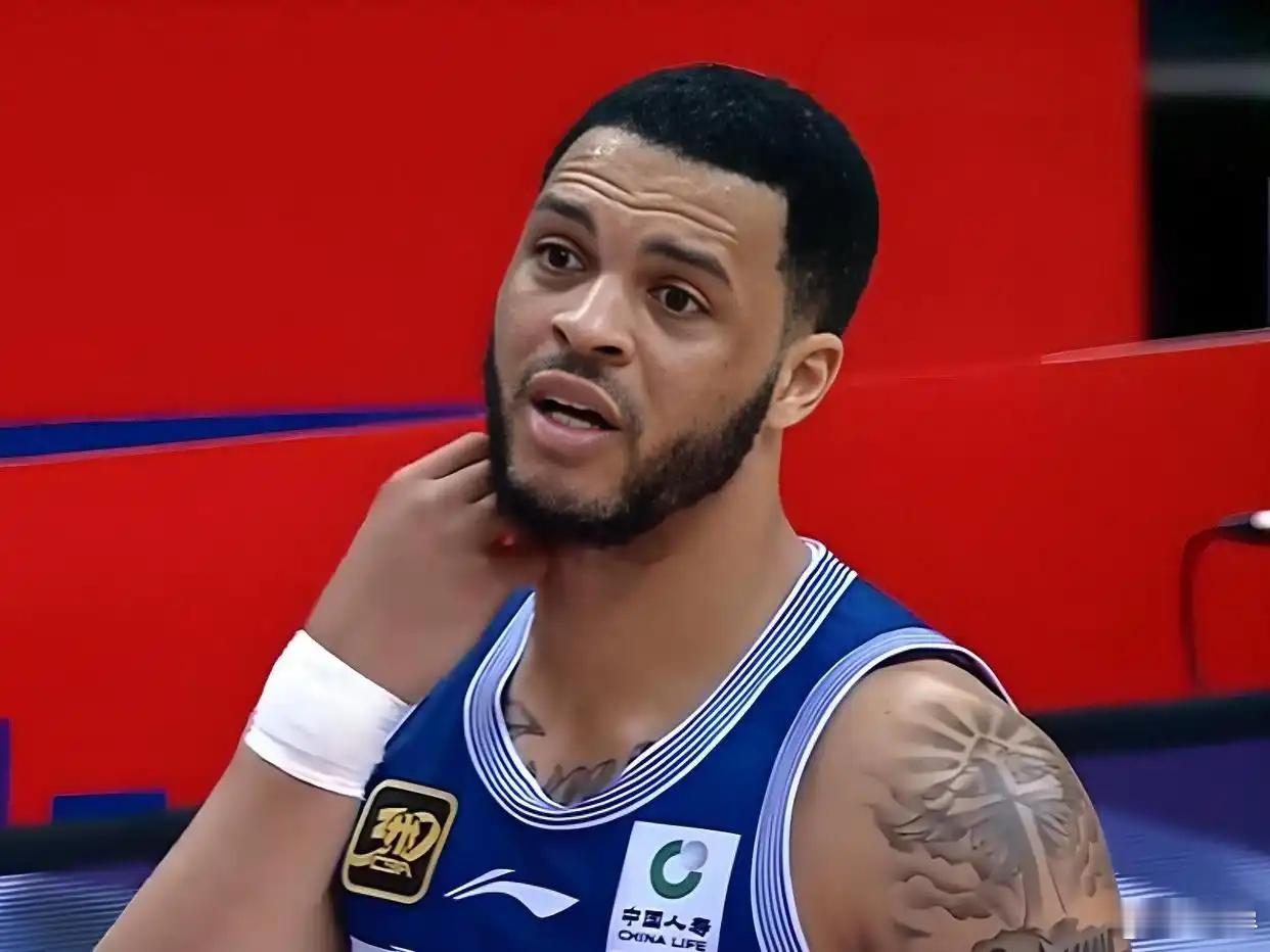 青岛和辽宁的最后一攻太泥泞了，总之青岛队要打他们连续的第二场加时，那么用威瑟斯庞