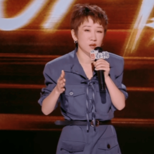 张踩铃 我的母爱没那么无私张踩铃戳中妈妈们的心！哺乳像被蚊子叮40分钟，一天十几