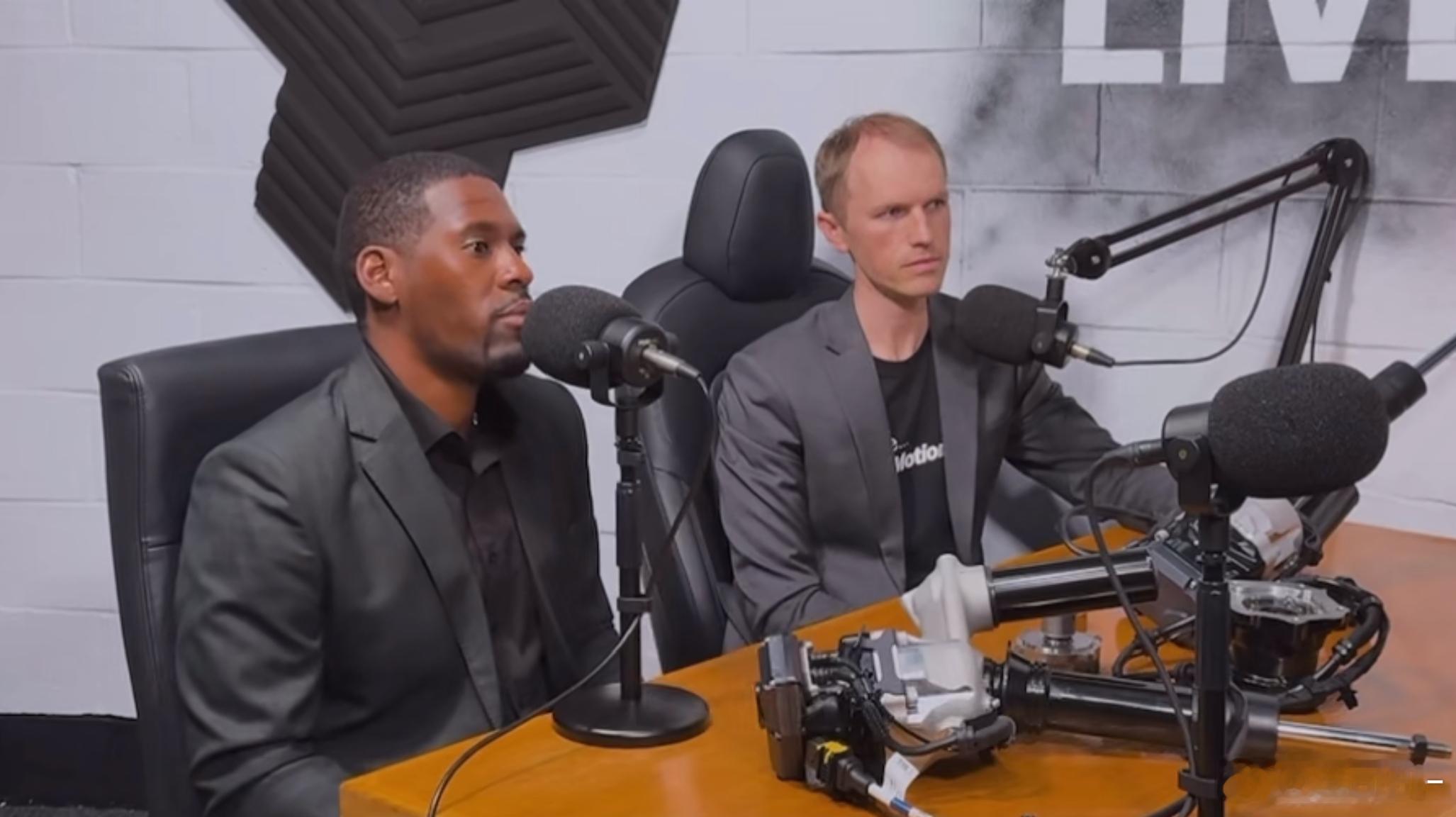 蒙罗播客有个关于clearmotion全主动悬架公司的访谈，请来了CM的员工Jo