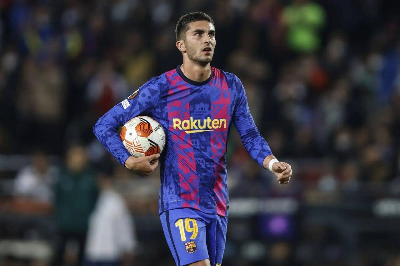 毫无悬念，四球大胜！巴塞罗那轻松赢球，费兰梅开二度，锋线三叉戟太强，打得毕尔巴鄂