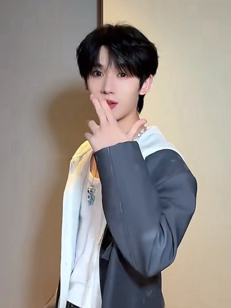 给我一个吻💋 