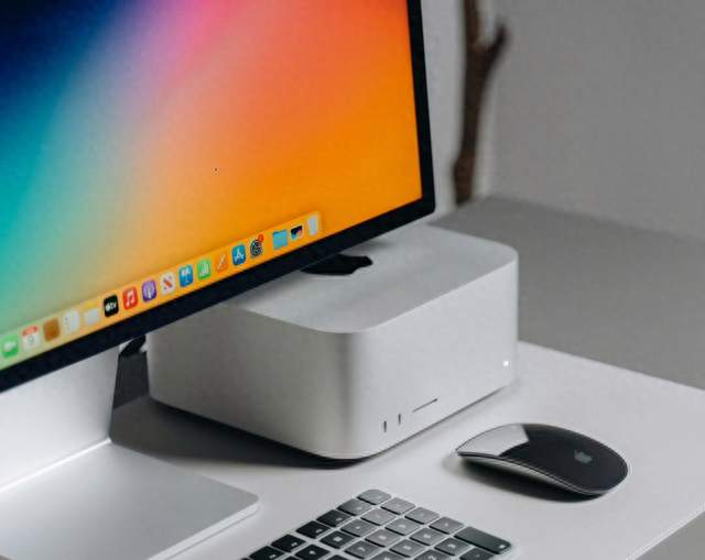 Mac Studio 天价内存上新、iPhone Duo 热销引车机适配讨论