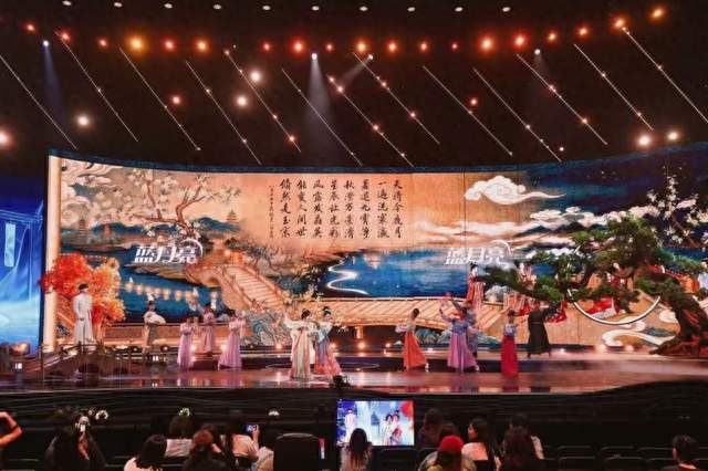 黄子弘凡中秋演出确可证实，吃月饼被噎却仅一个标题？