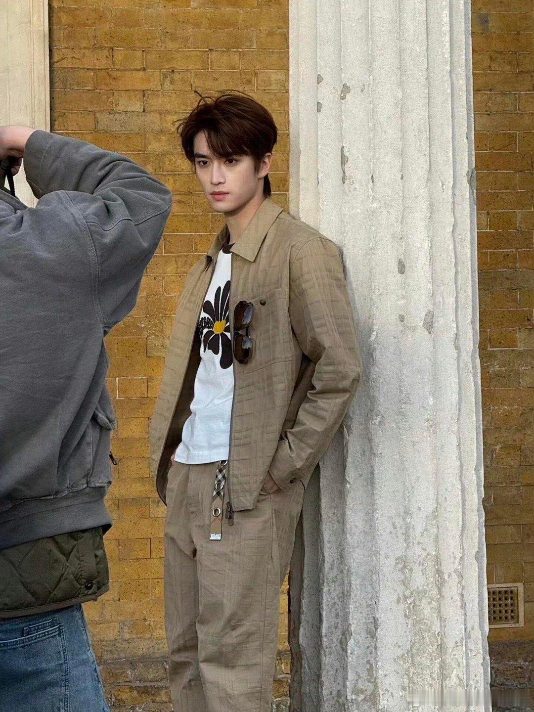 太好了是live图！张康乐出片像呼吸一样简单出片技巧全靠脸！ 