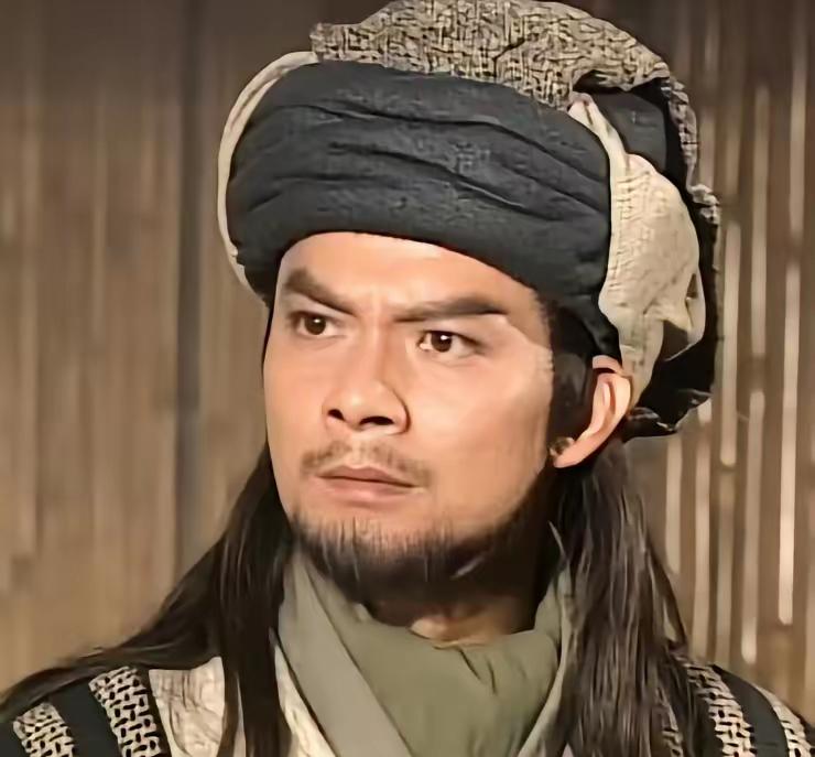 黄日华最近估计要乐疯了，
不仅甄子丹、胡军没想到，
就连王晶都很意外，明明是他爆