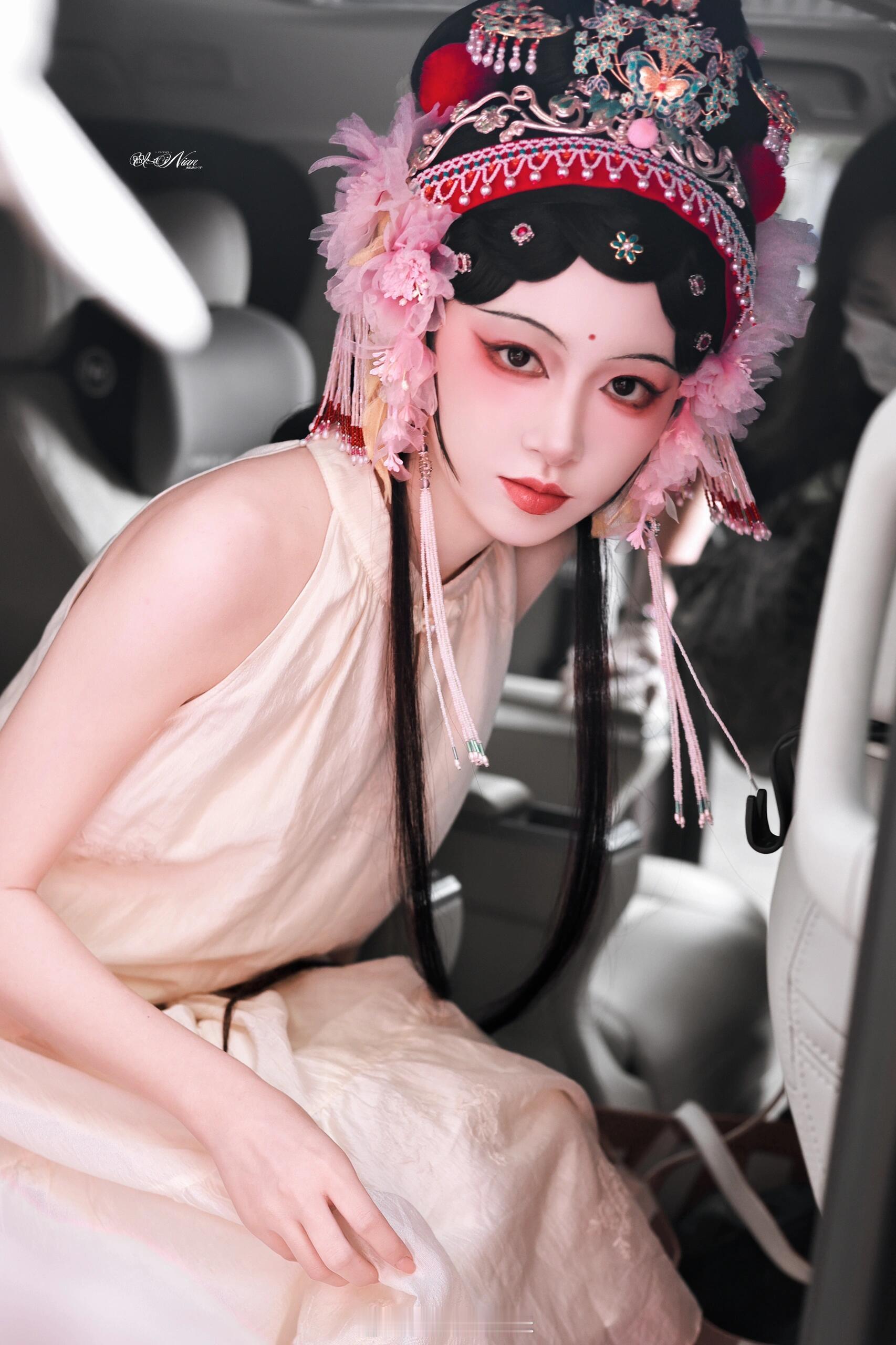 杨肸子聊斋出妆  这是还有唱戏的戏份吗 ​​​