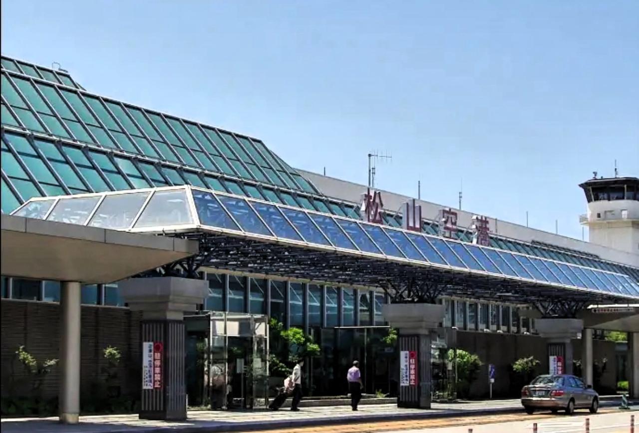 今天上午10点，台湾松山国际机场不比平常，值得大家去关注！

有早消息报道，今天