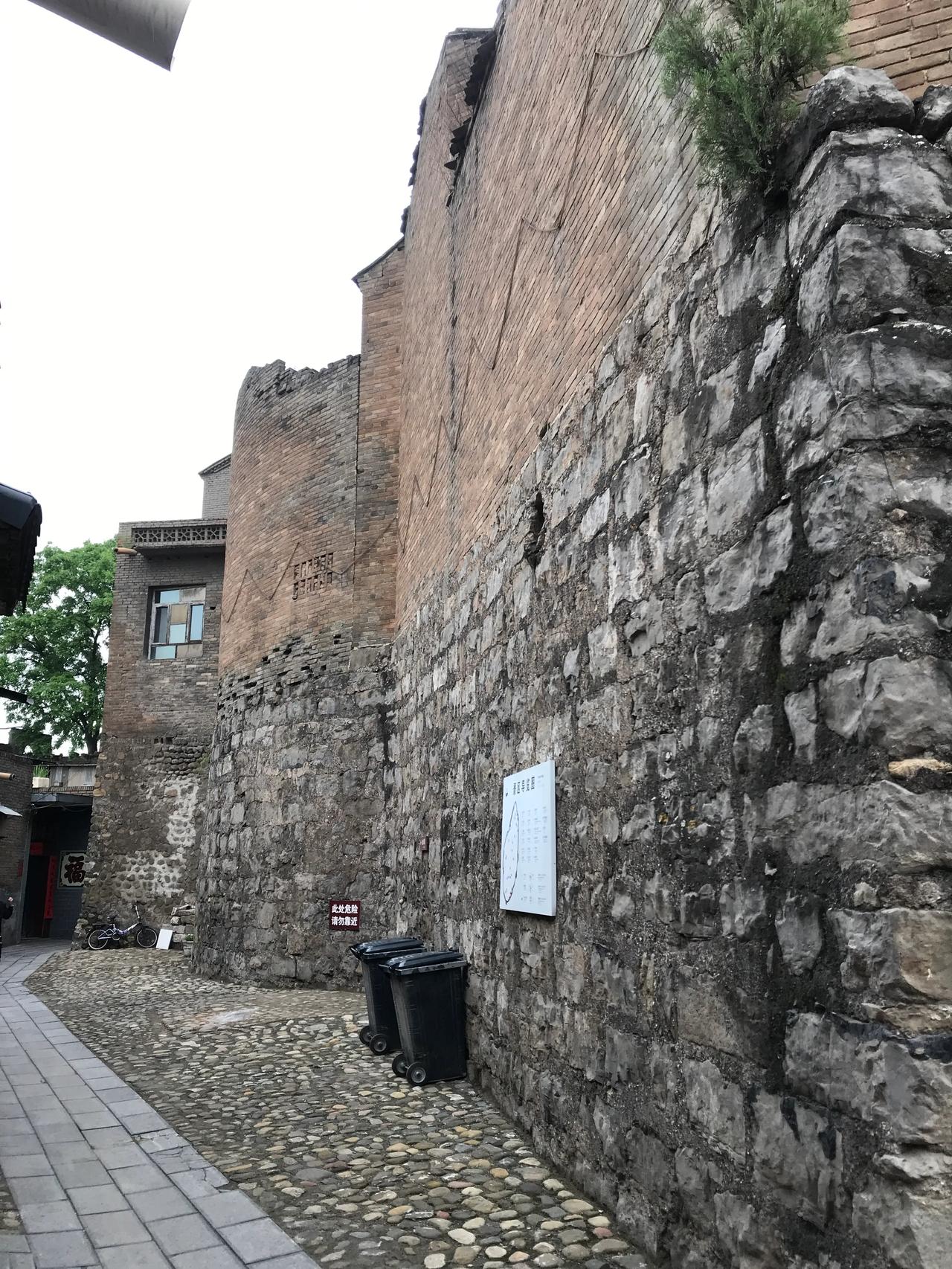 没游客还总想着收门票，这是山西旅游的大顽疾！

就拿这个景点砥洎城来说，它位于山