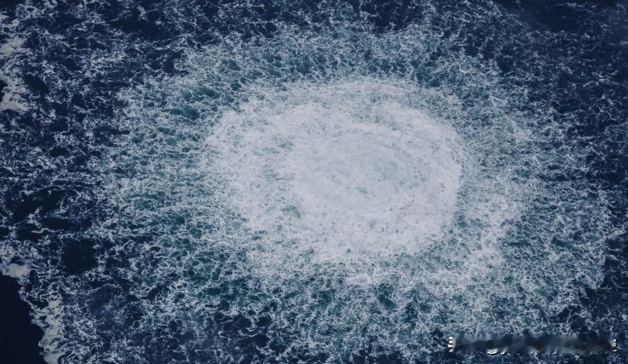 【破坏“北溪”管道的七人团伙】
     破坏对象：位于波罗的海博恩霍尔姆岛屿东