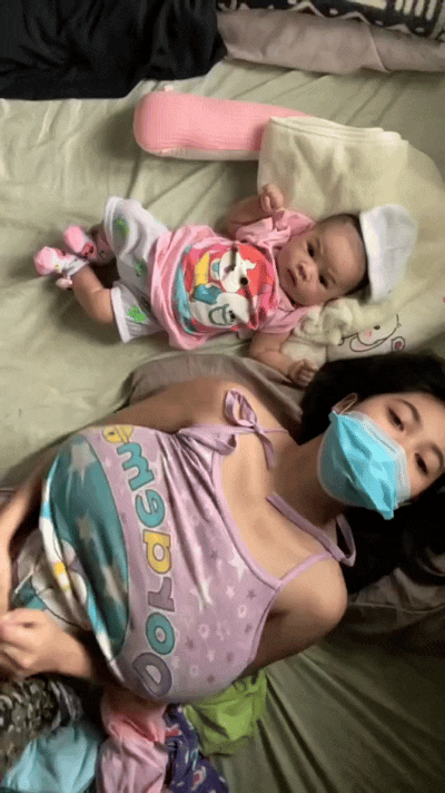 小孩哥肯定饿不着了 