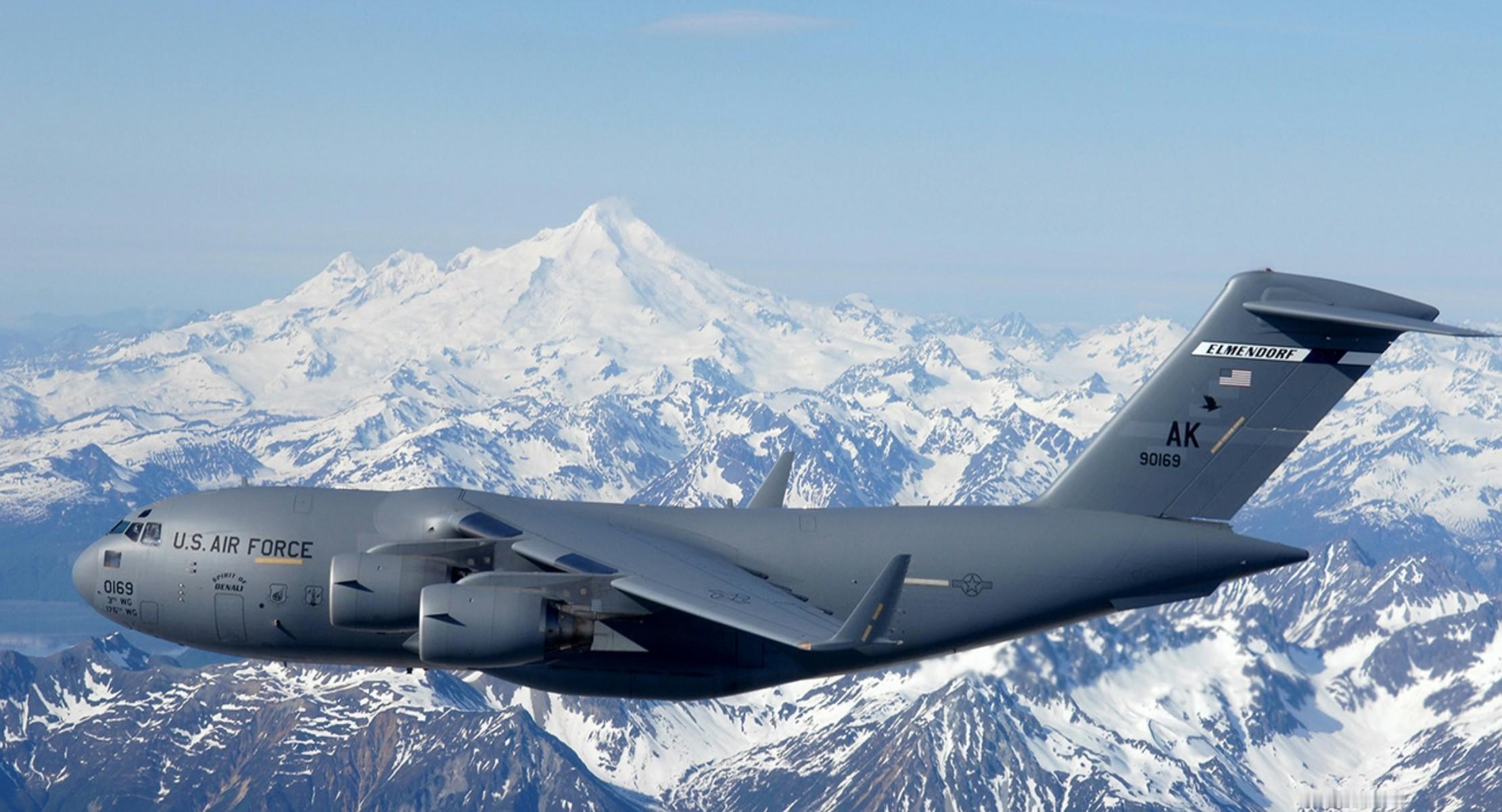 每天认识一件兵器 C-17“环球霸王”Ⅲ运输机英文名称：C-17 Globema