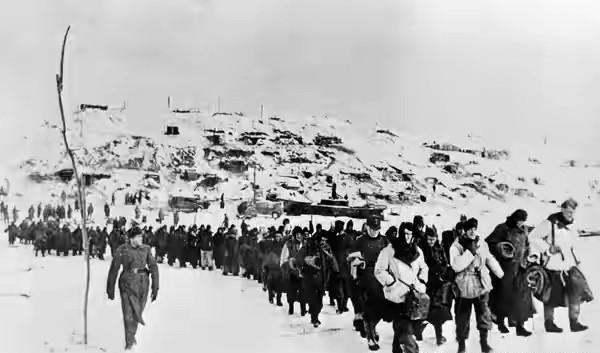 斯大林格勒战役的失败之所以让德军元气大伤，是因为德军只能打精细仗，根本扛不住30