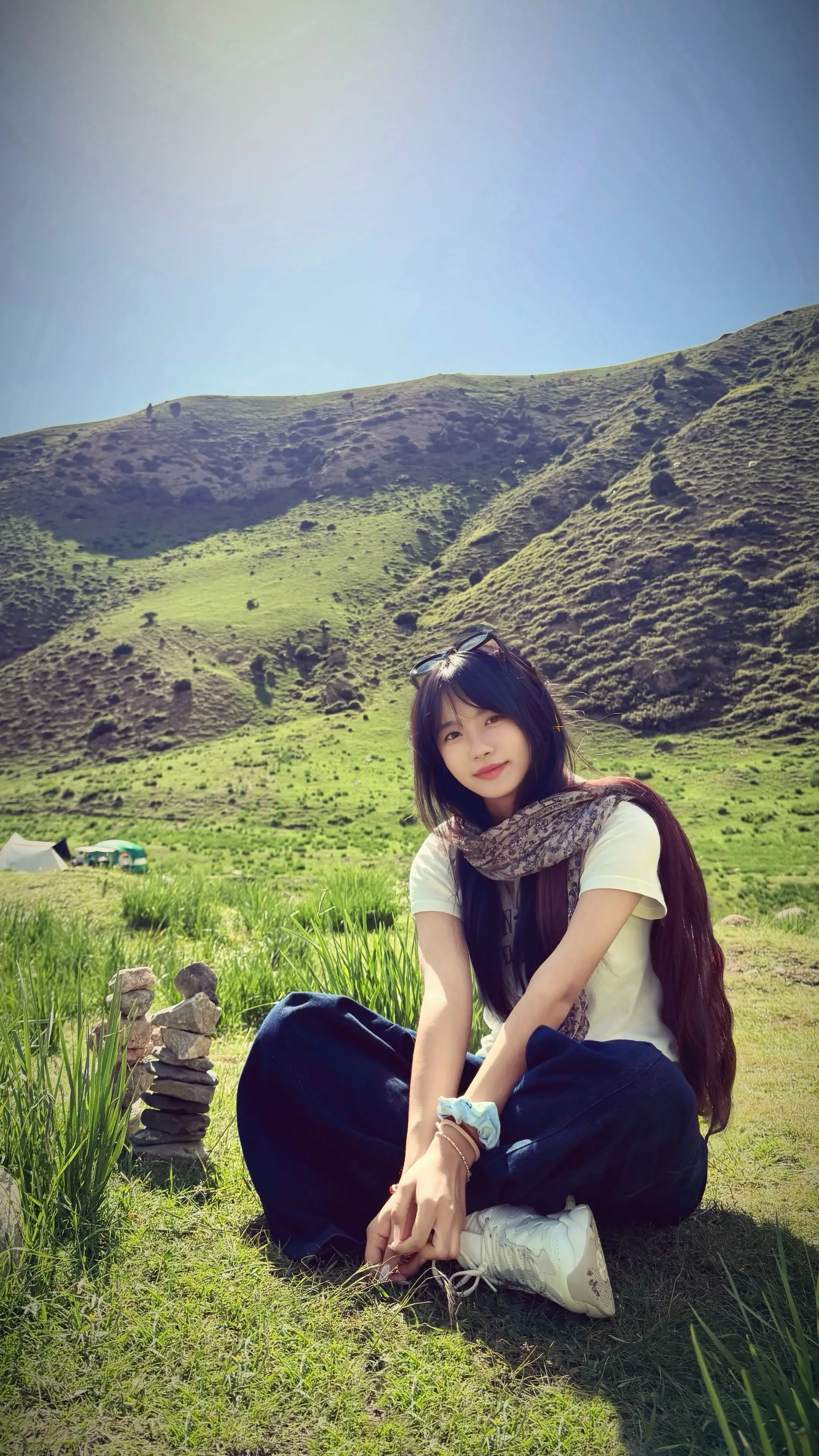 我被一阵风困在这里。你就替我摘朵索玛花走吧