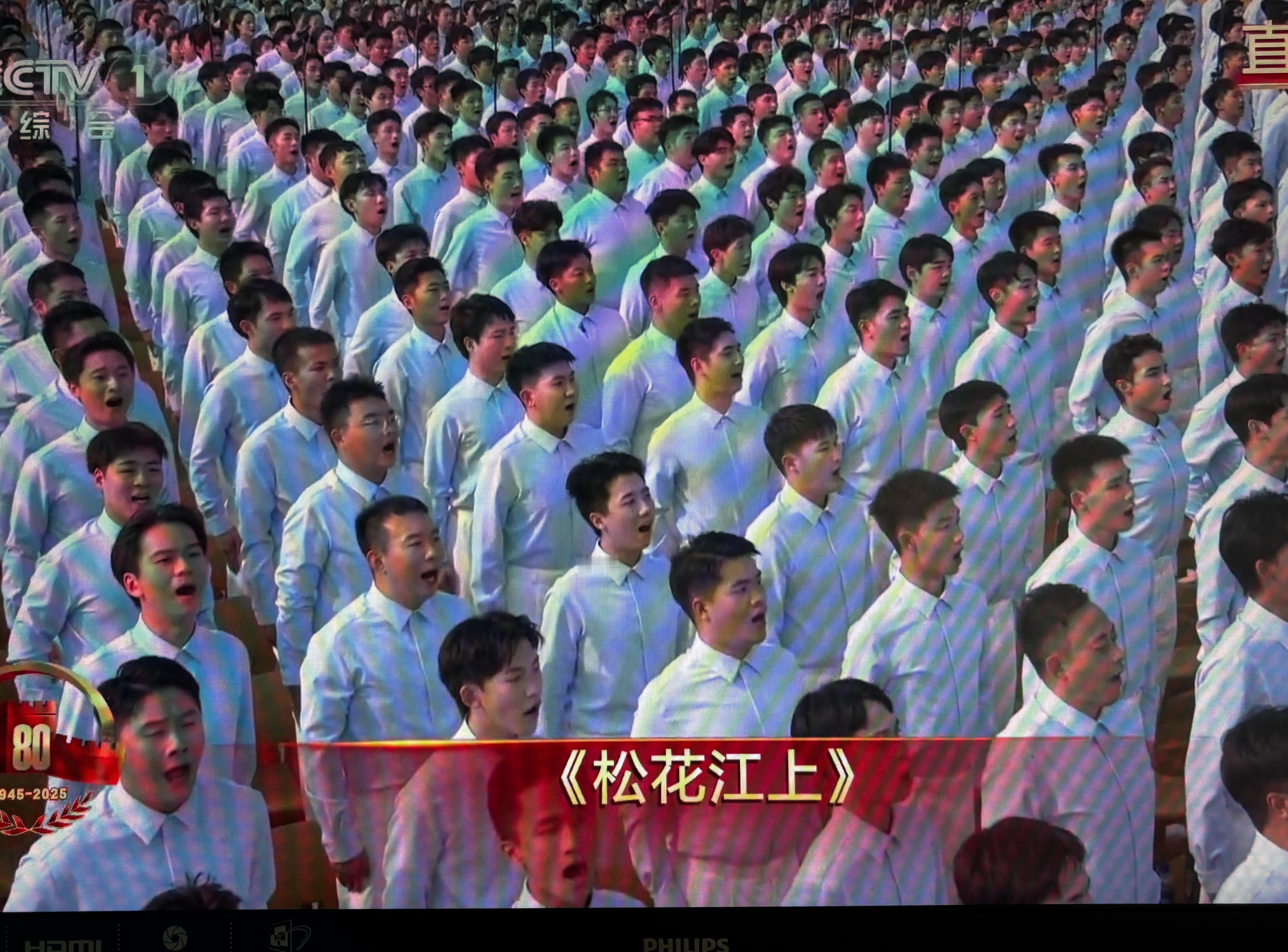 今天是胜利的日子！终于到家看上阅兵直播啦~阅兵直播 ​​​