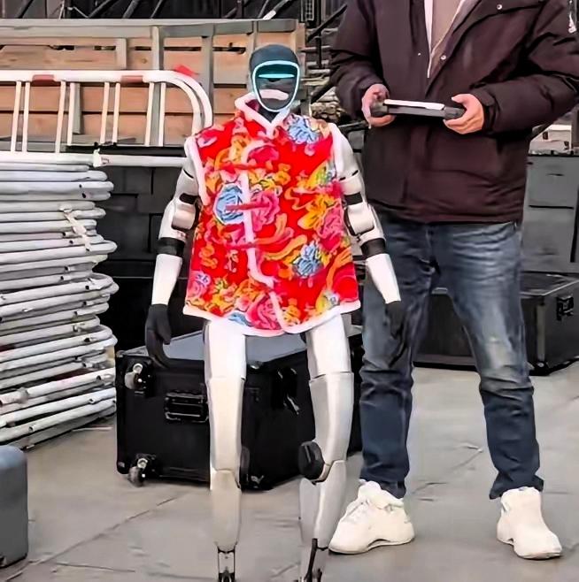 宇树机器人去年狂卖5500台，我翻完买家名单，直接看清醒了！
 
绝大多数订单都