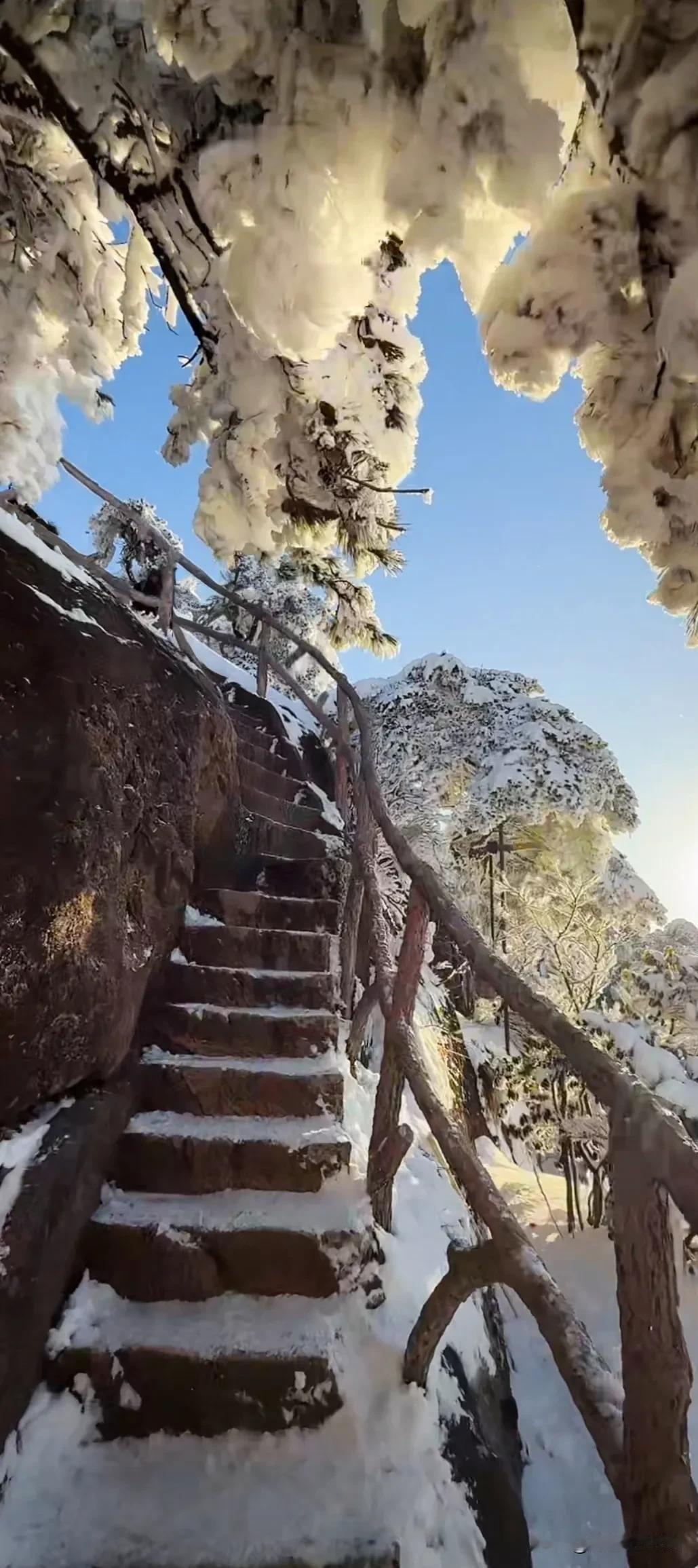 黄山雪景游有哪些注意事项?规划好行程，确定住宿地点。