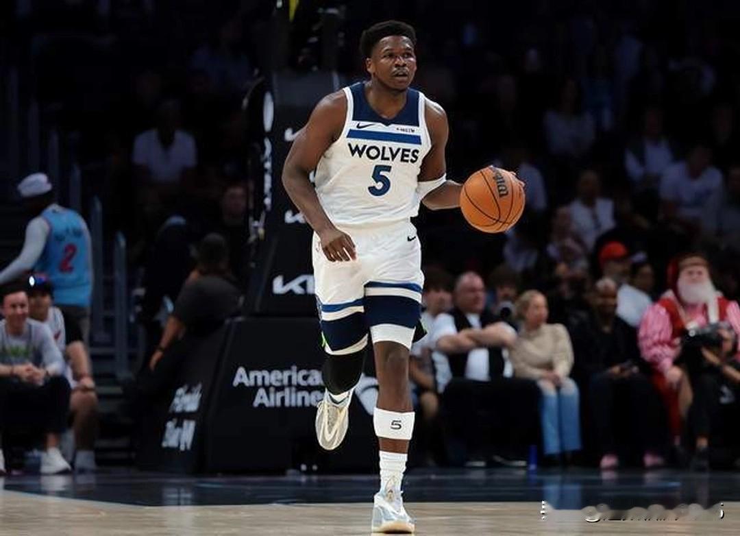 NBA史上最年轻的万分后卫换人！

在森林狼主场击败骑士的比赛中，爱德华兹出战3