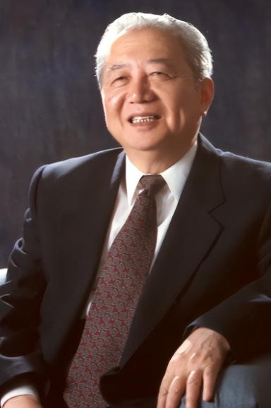 2001 年，美国将一批淘汰的机器高价卖给中国，导致我国亏损好几亿，就在美国准备