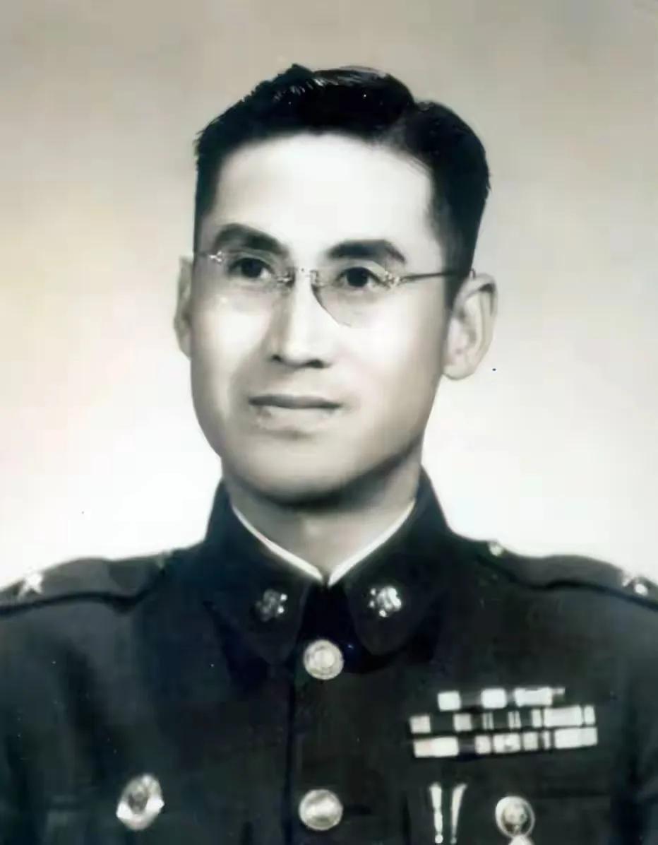 1994年2月，韩练成中将的儿子韩兢在澳门出差，特意去拜访父亲的老友吕文贞。聊天