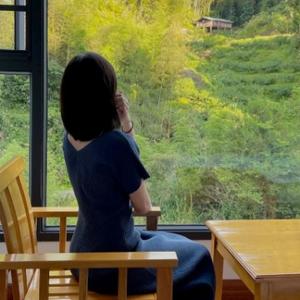 待她长发及腰