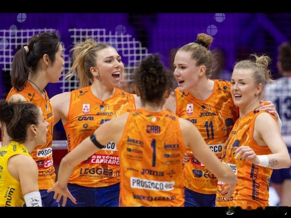 桑塔雷利对媒体透露今晚对阵泽伦体育的欧冠比赛所有球员均可上场，这是否意味着加比恐