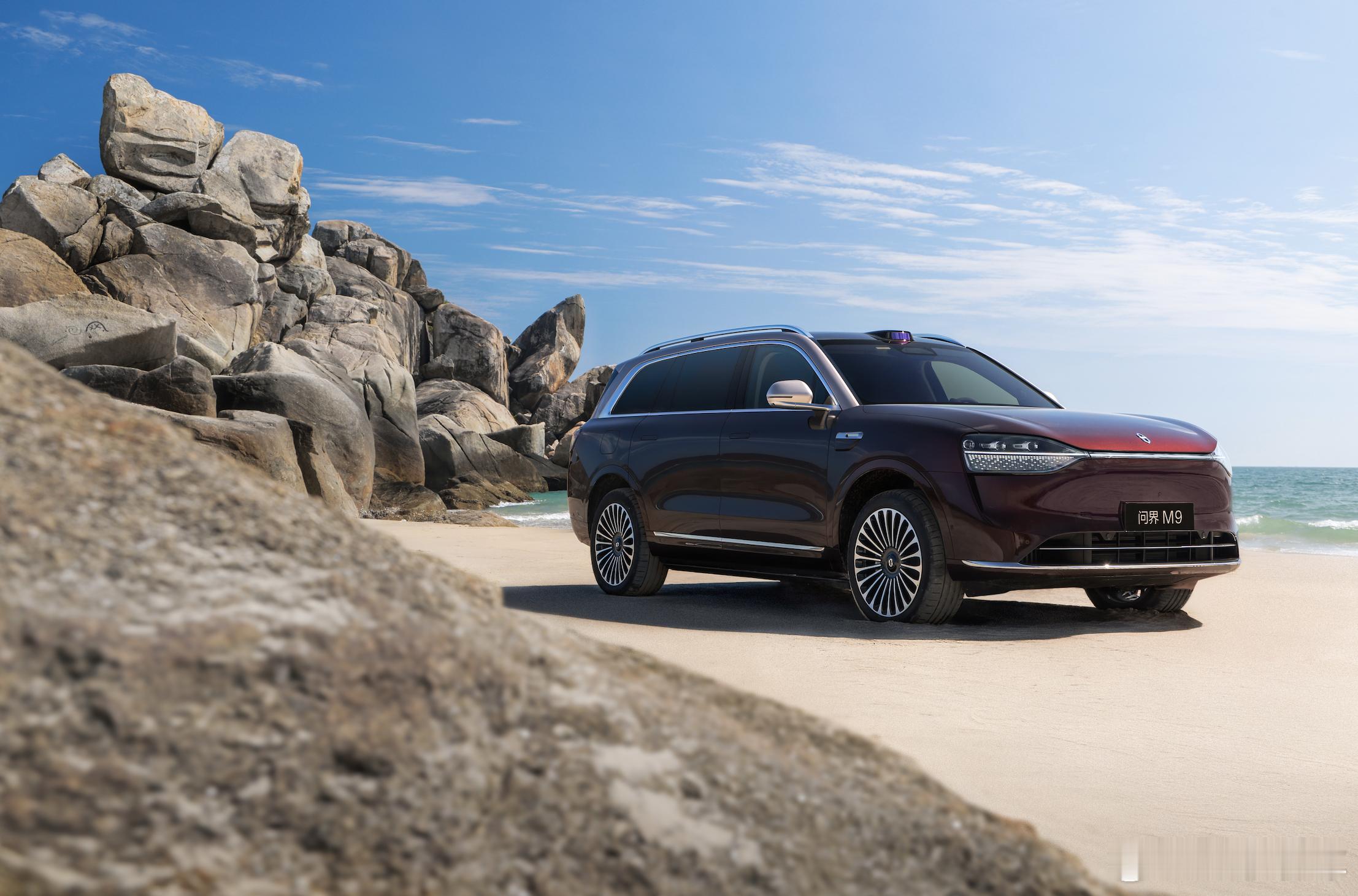 豪华真旗舰就选问界M9 以 “提问精神” 为灵魂，问界M9在两周年之际交出了一份