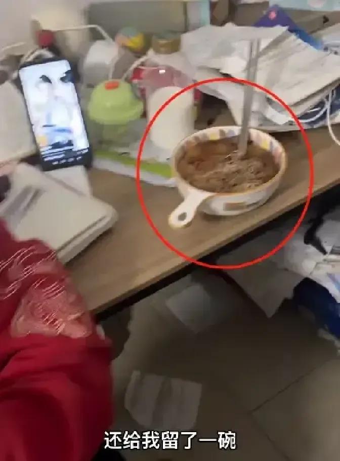 广漂十年的单亲博主刚领证半年就搬离出租屋，她在视频里哭：以为终于有人搭伙，结果多