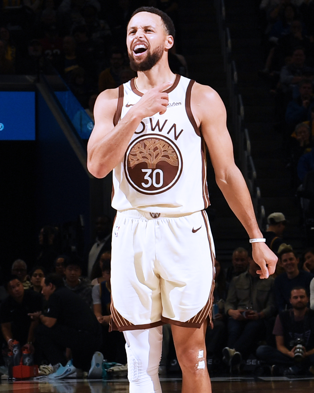 勇士们最近6战5胜，北伐继续冲⬆️勇士战胜黄蜂勇士有自己的梅球王