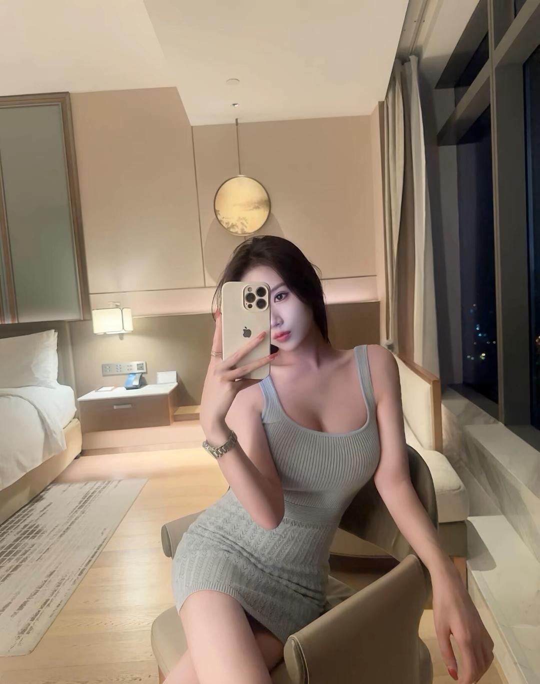 夜晚酒店自拍，时尚穿搭，美轮美奂