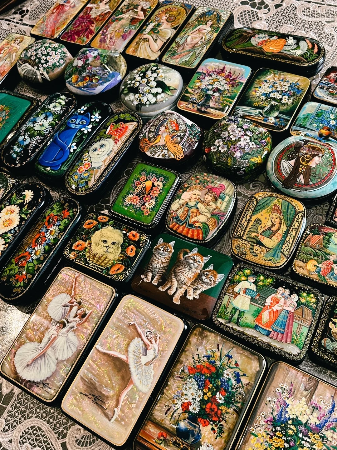 俄罗斯手绘贝母细密画首饰盒