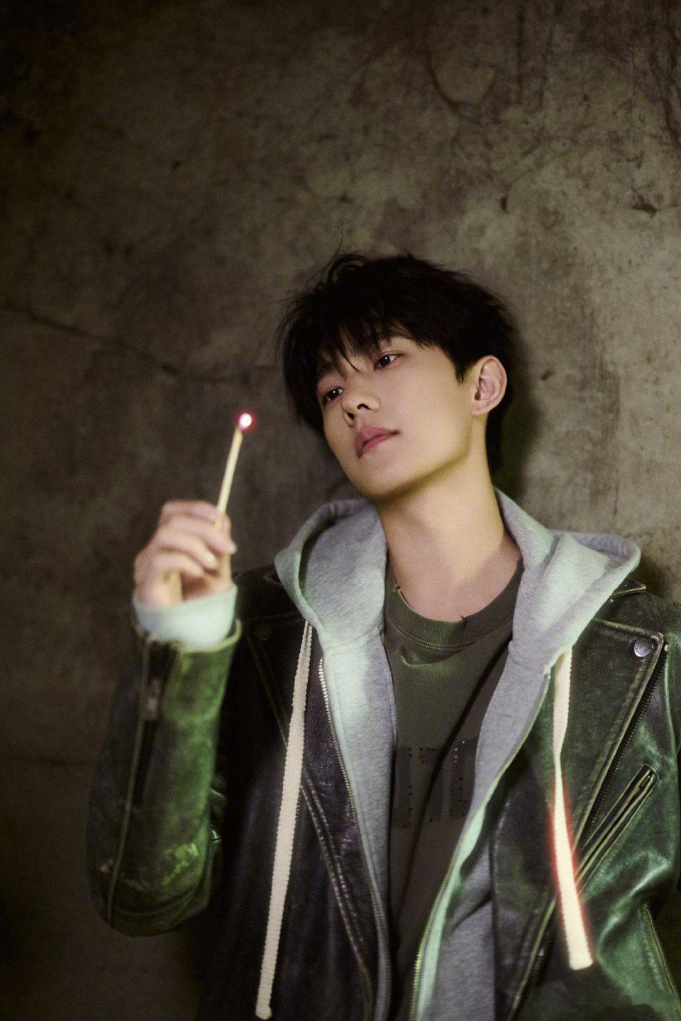 感觉杨洋和龚俊撞型了……感觉白衣公斤换杨洋来演也是一样 