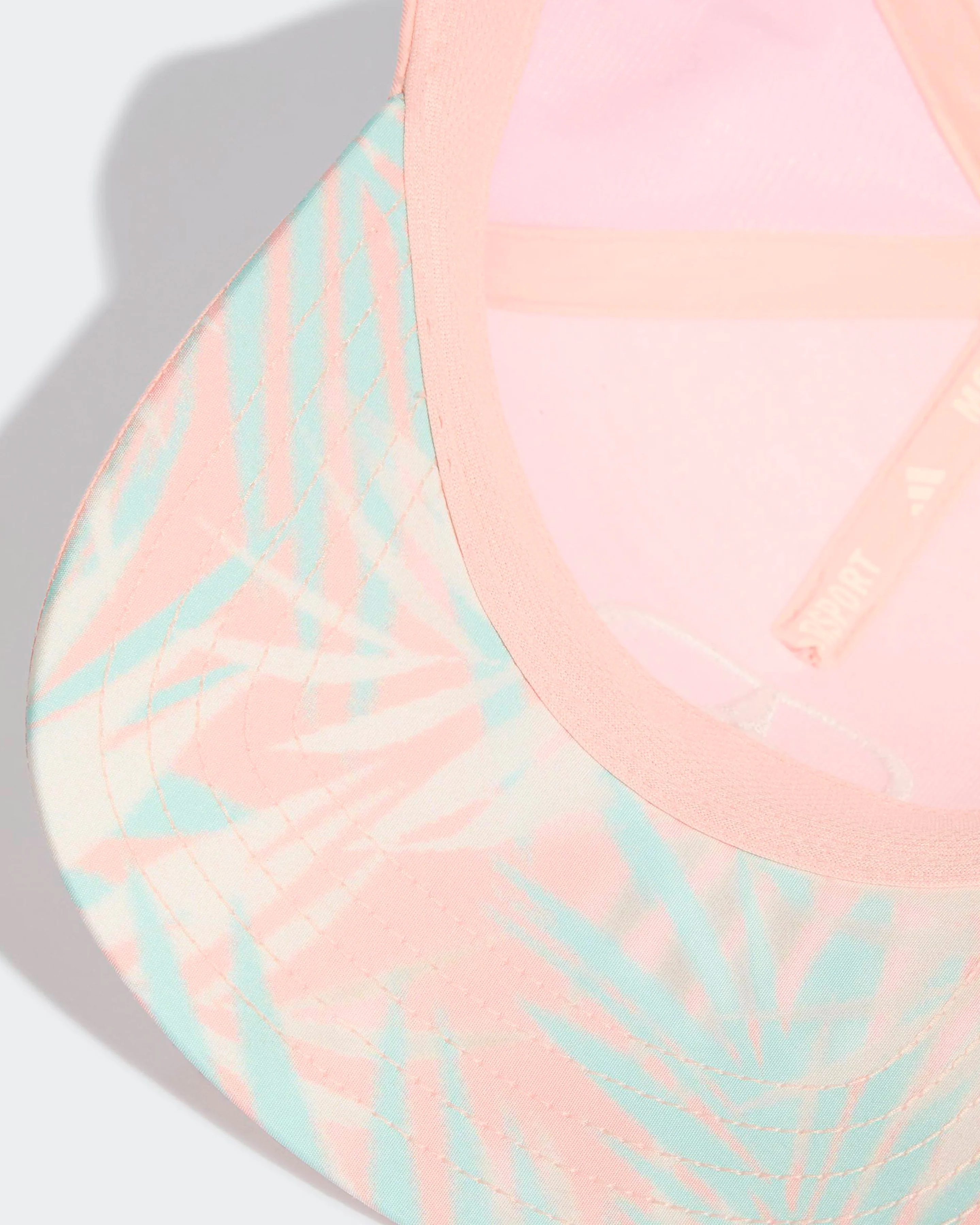 乔治拉塞尔 🩵 GR63消息速递 2026年梅赛德斯迈阿密大奖赛特别款车手帽©