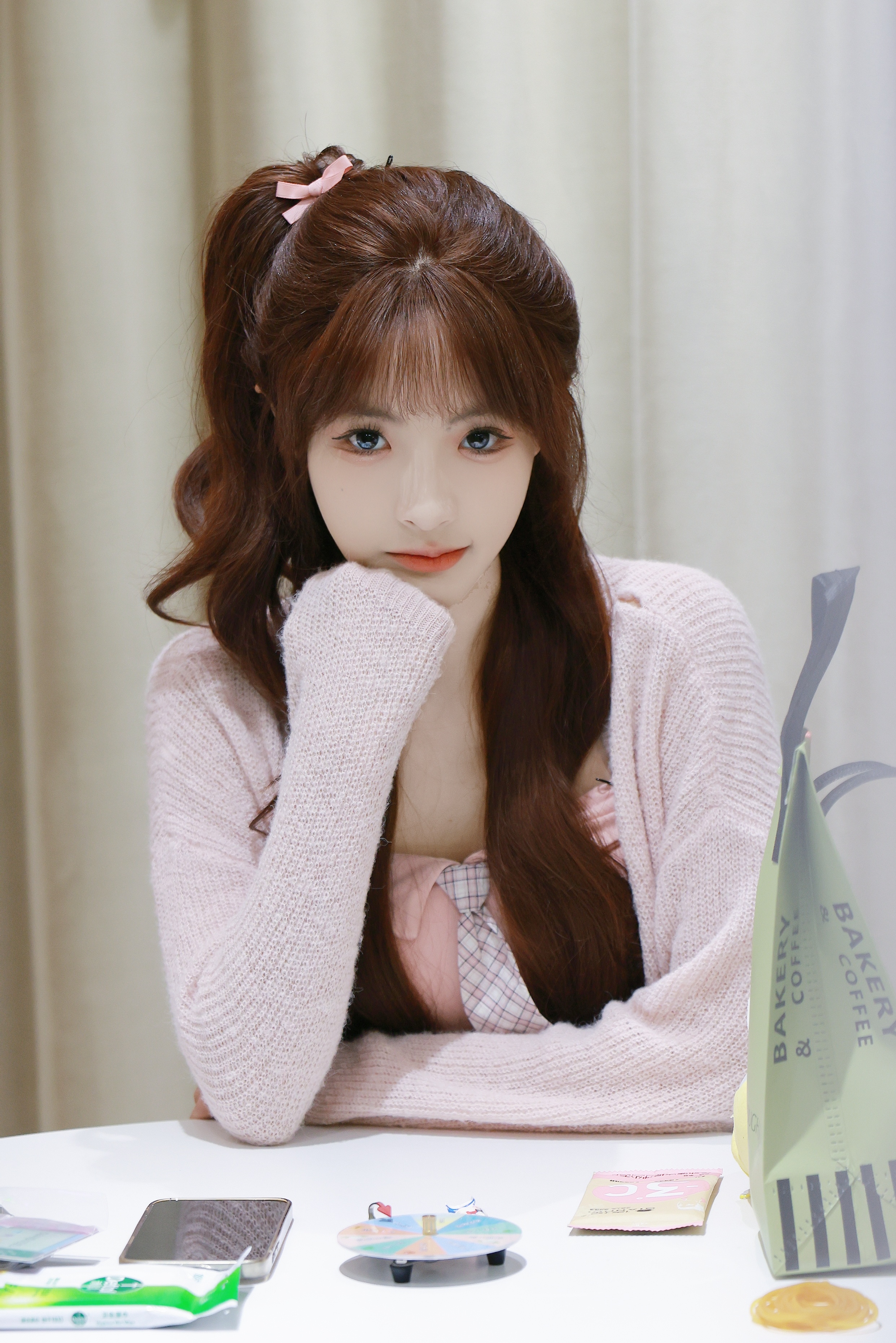 李佳恩 0621 握手