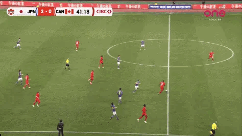 加拿大队的防守，比中国男足还菜？[what]都要被打出翔了！[笑哭]或许中国国足