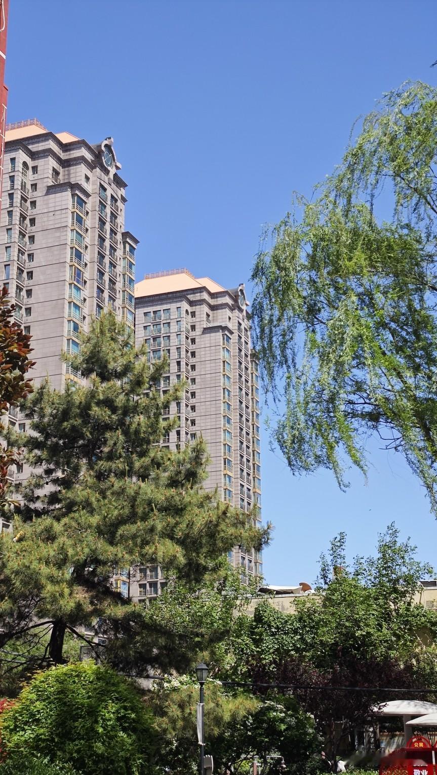早上起床,你该喝温水还是凉水?我一般早上起床后喝温水，温开水有助于促进新陈代谢！