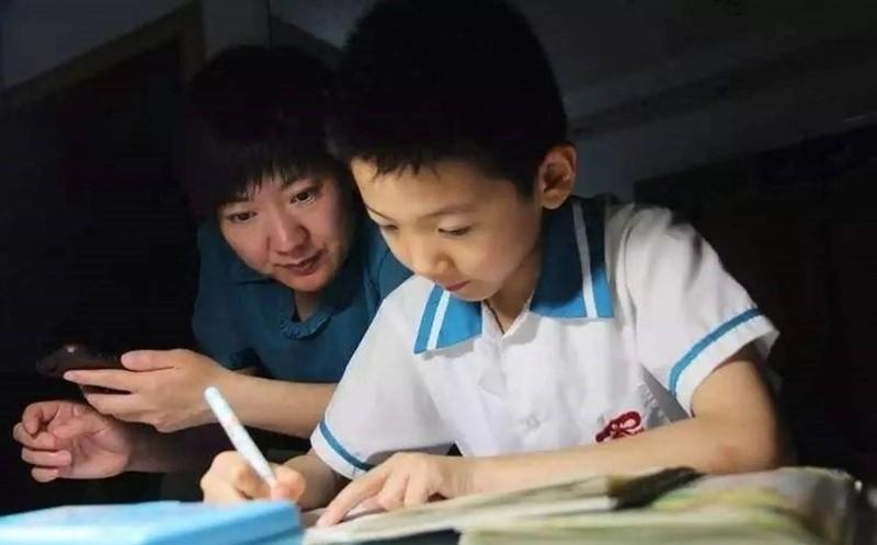 一位陪读妈妈的经验总结：陪读多年，发现小学阶段不应该踩的7个坑！
我们家那位刚上