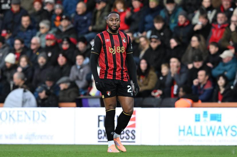 BBC报道，塞梅尼奥即将就自己的未来做出决定，曼城与这名前锋就一月转会正深入谈判