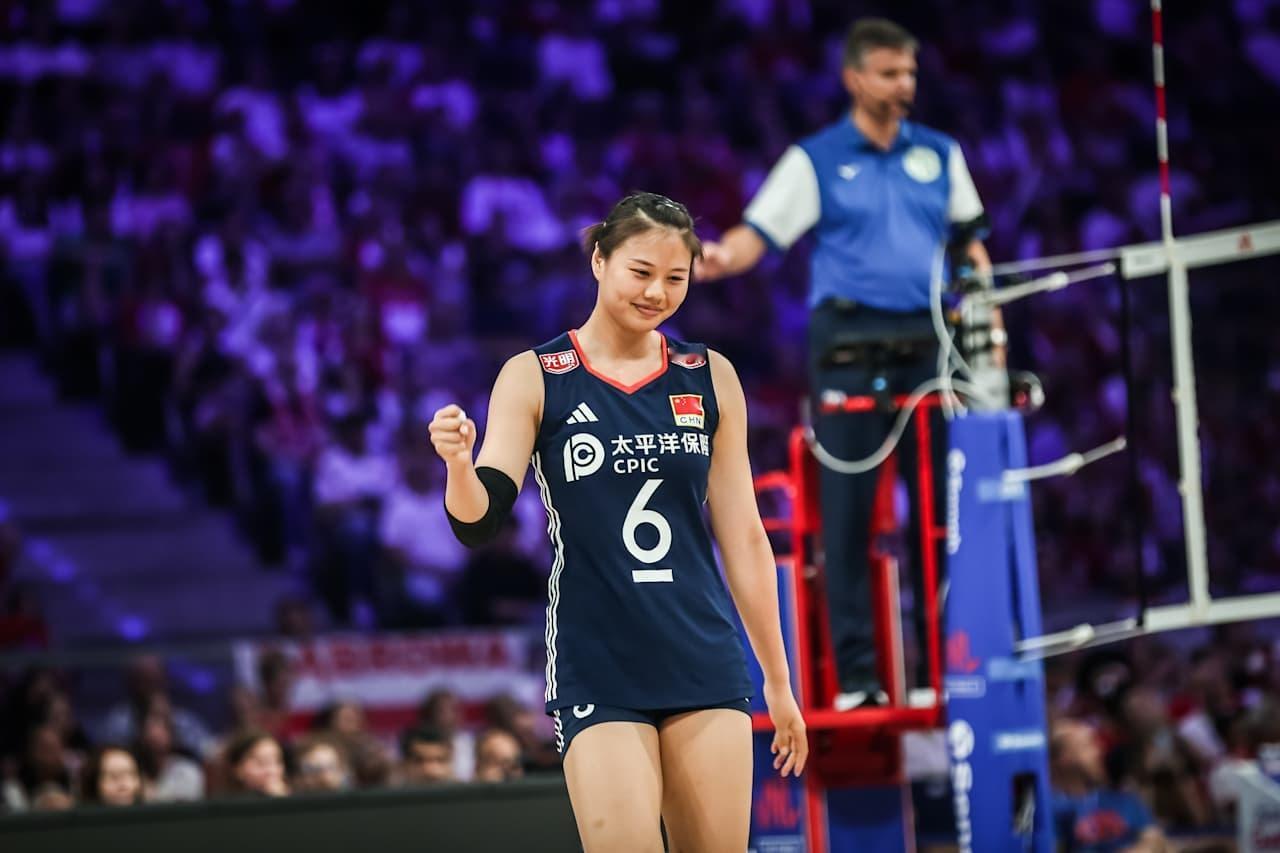 中国女排：吴梦洁25分，52扣23中8失误被拦1拦1发庄宇珊20分，42扣18中