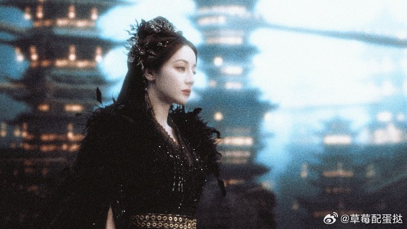 迪丽热巴迪丽热巴好会演疯批迪丽热巴找准了自己赛道 乔燕转刀邪笑名场面太绝！眼神又