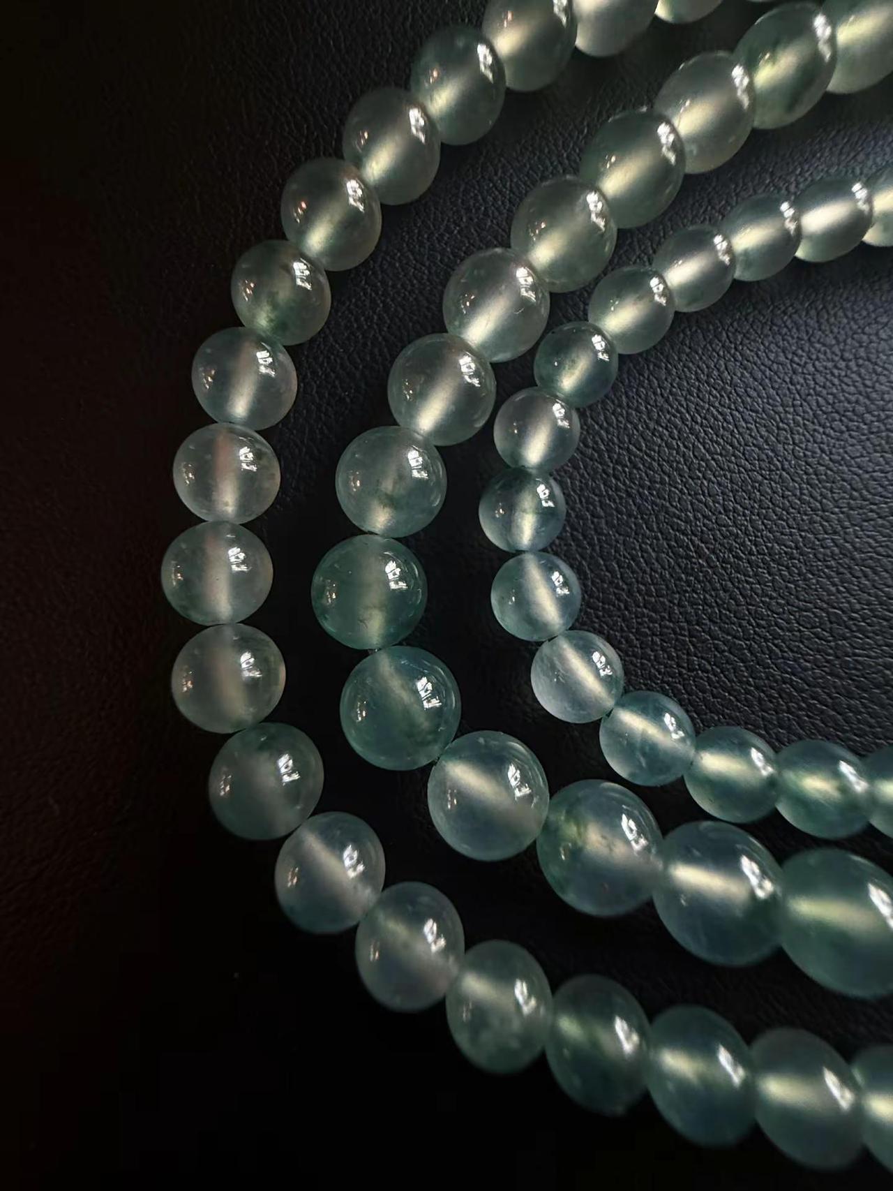 宽容，是对你自己涵养的修炼，偶尔计较，是告诉别人我不傻。前者是格局，后者是底线。