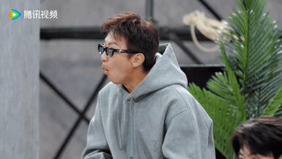  邓超让陈曦然火了带带他 谁不爱陈曦然这种自信鲜活的弟弟！即兴表演敢撩邓超，滑跪