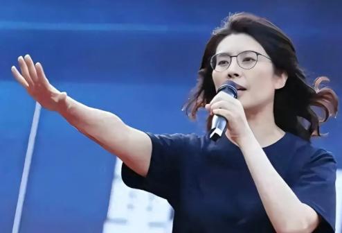 幻想丢掉。台湾蓝营终于摊牌了！郑丽文公开拒绝“一国两制”，不再模糊回避。这记重拳